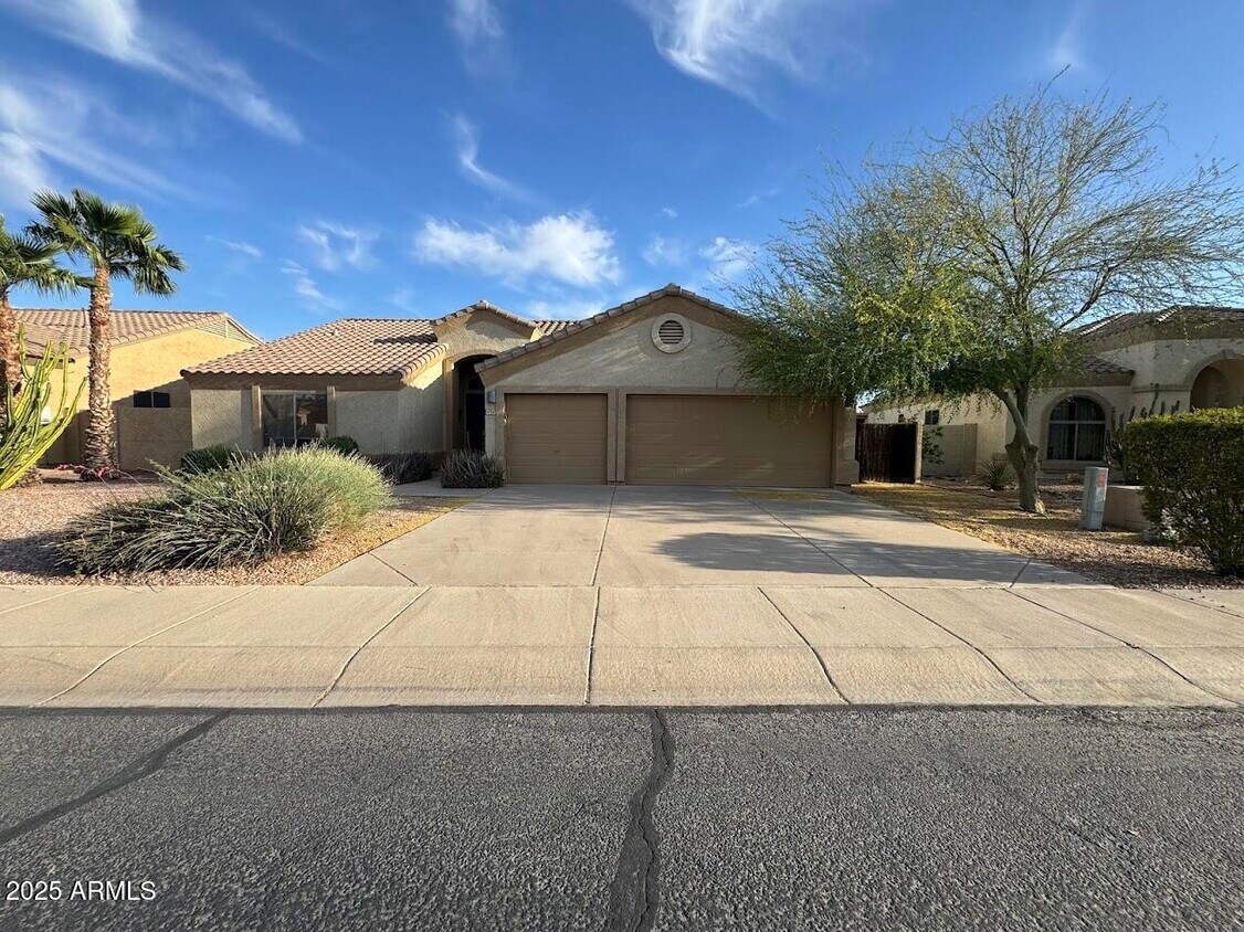 Primary Photo - 17757 W Eagle Dr