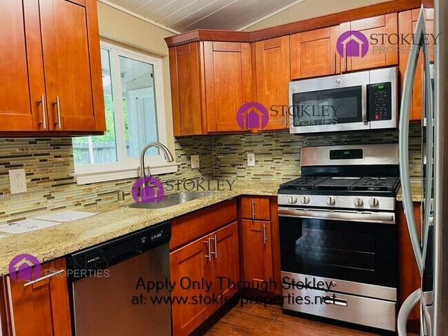 Building Photo - 3031 Bertram Ct