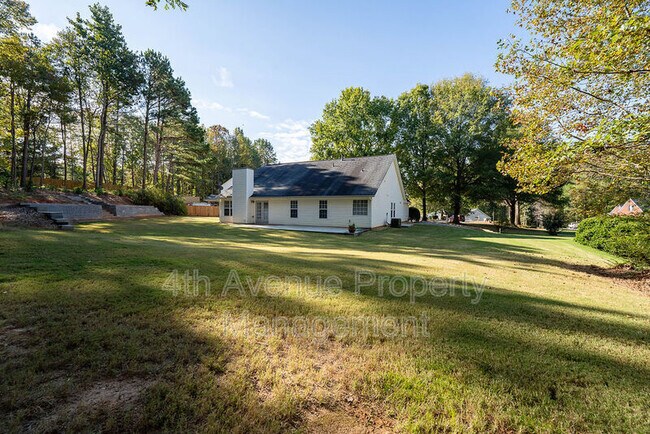 Building Photo - 5390 Valley Forest Way