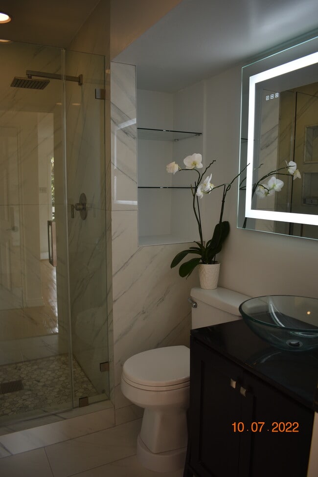 Guest Bath with Shower First Floor - 716 Flower Ave