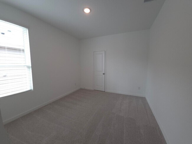 Foto del edificio - FOR LEASE!! NEW CONSTRUCTION!!!