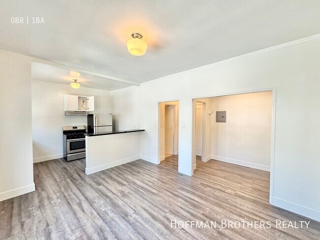 Building Photo - 859 S New Hampshire Ave