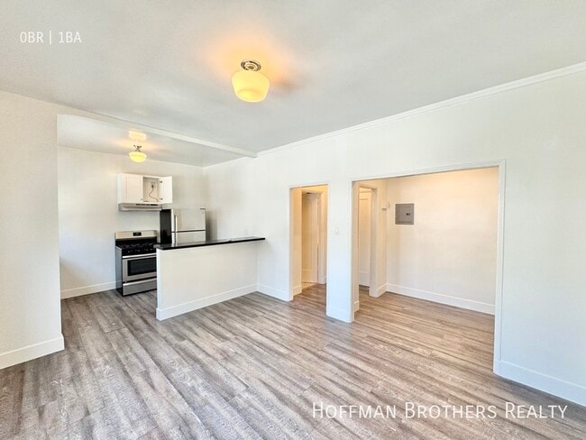 Building Photo - 859 S New Hampshire Ave