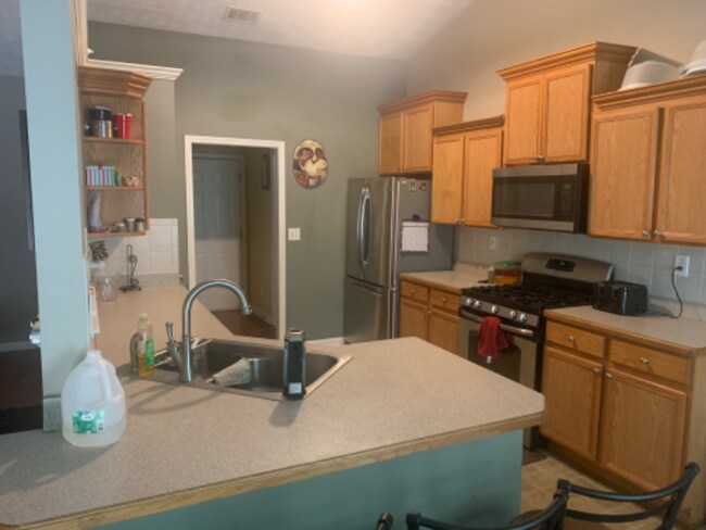 Foto del edificio - 180 Pebble Brooke Ct