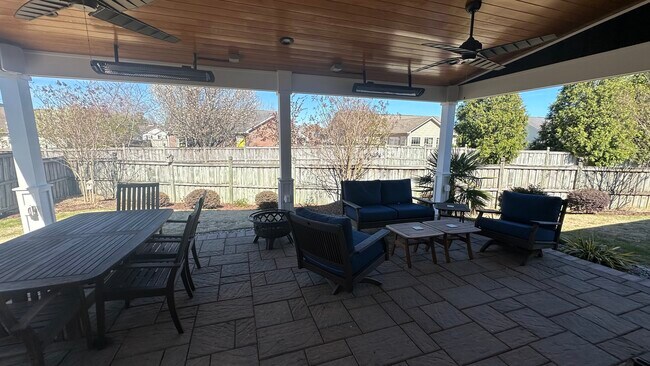 Foto del edificio - 422 Westridge Ct
