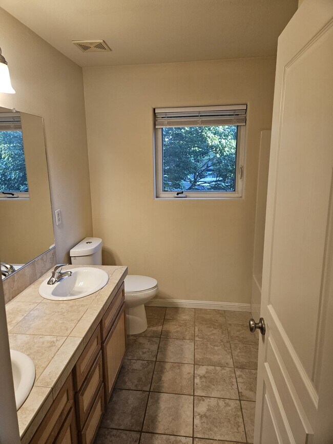 Dormitorio 2 - 895 SW 170th Ave