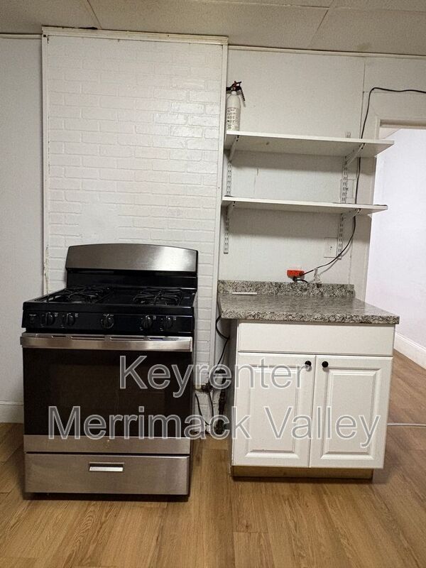 Photo - 58-60 Temple St 1st Fl Apartment