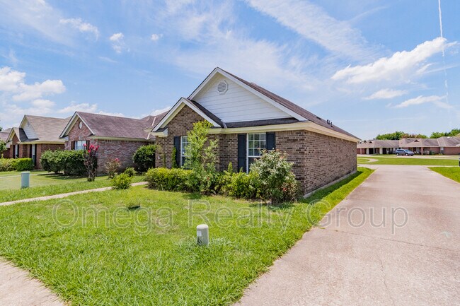 Foto del edificio - 8728 Hallwood Dr