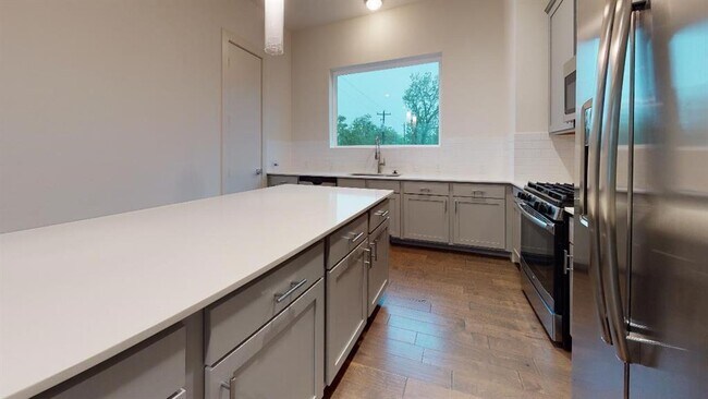 Building Photo - 4803 Martin Oaks Ln