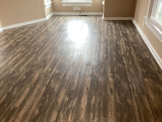 Foto del edificio - 1715 Warner St 2BR/1BA (Dayton)