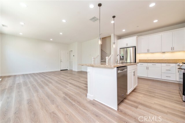 Building Photo - 906 El Paseo