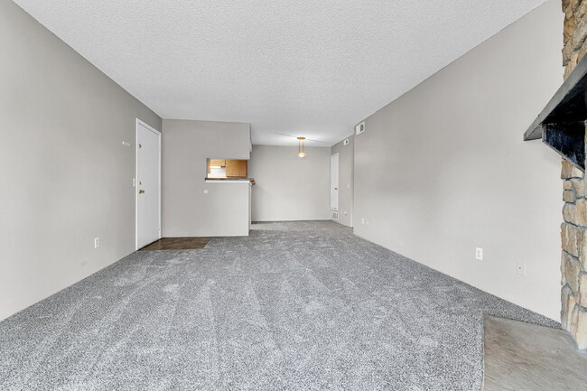 Building Photo - $1,445.95 - 2 Bed, 2 Bath Condo in Denver with In-Unit Laundry!