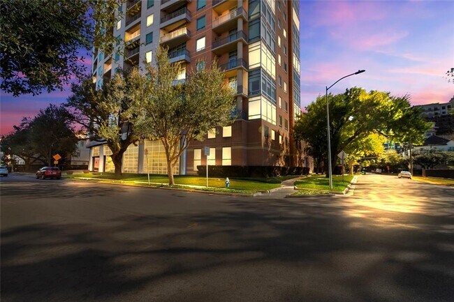 Foto del edificio - 2207 Bancroft Ln