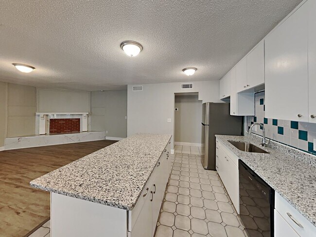 Foto del edificio - Coming Soon! 3 BR/2BA | Newly Renovated Single Family Home | 2-Car Garage Parking | In Jacksonville!