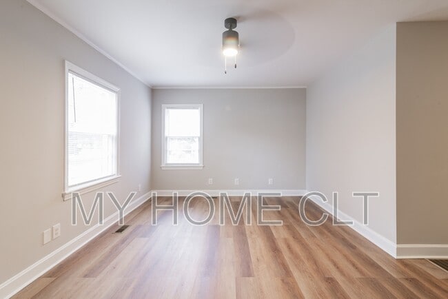 Building Photo - 3037 Marlowe Ave