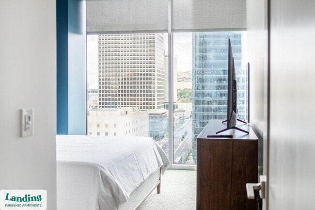 Building Photo - 151 S State St