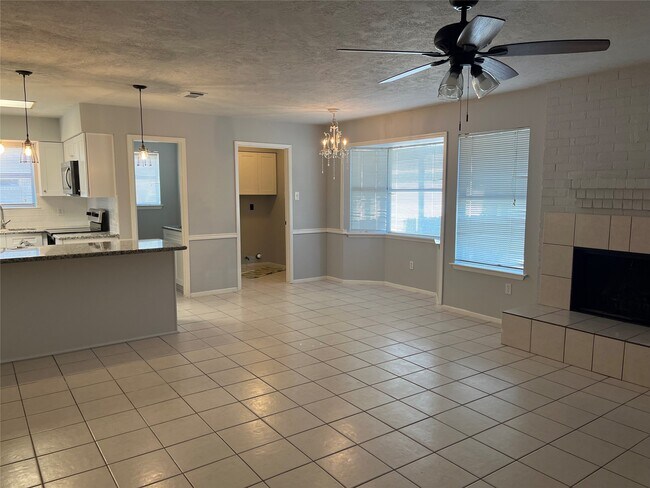 Building Photo - 402 Oak Harbor Dr