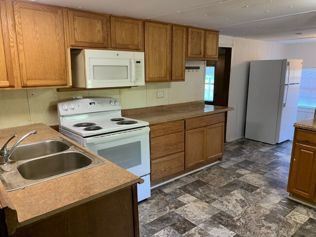 Building Photo - 2235 Hwy 90 W in Mauk