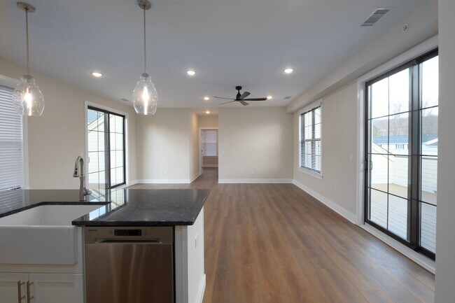 Building Photo - 1806 Route 9D