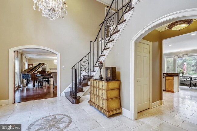 Building Photo - 10605 River Oaks Ln