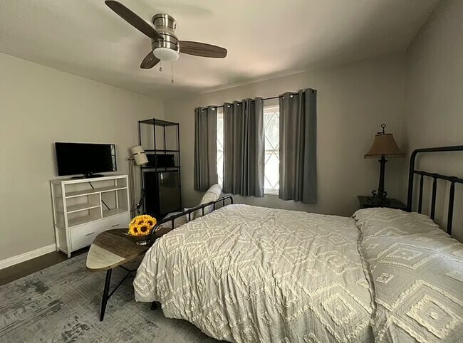 Foto del edificio - 13729 Philadelphia St