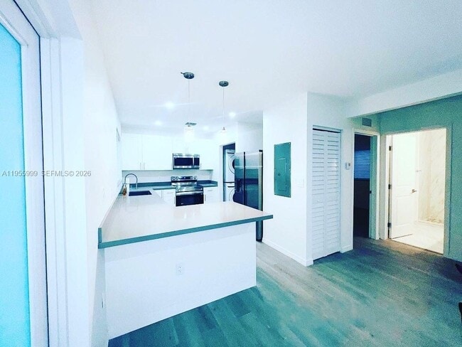 Foto del edificio - 7128 SW 22nd St