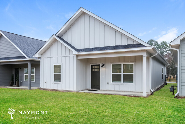 Building Photo - Stylish Living in Lamarche Cottages