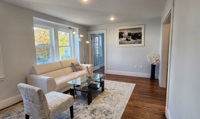 Foto del edificio - 38 Kimball Rd