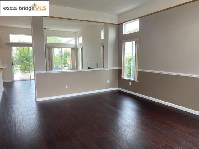 Foto del edificio - 1575 Summerland Way