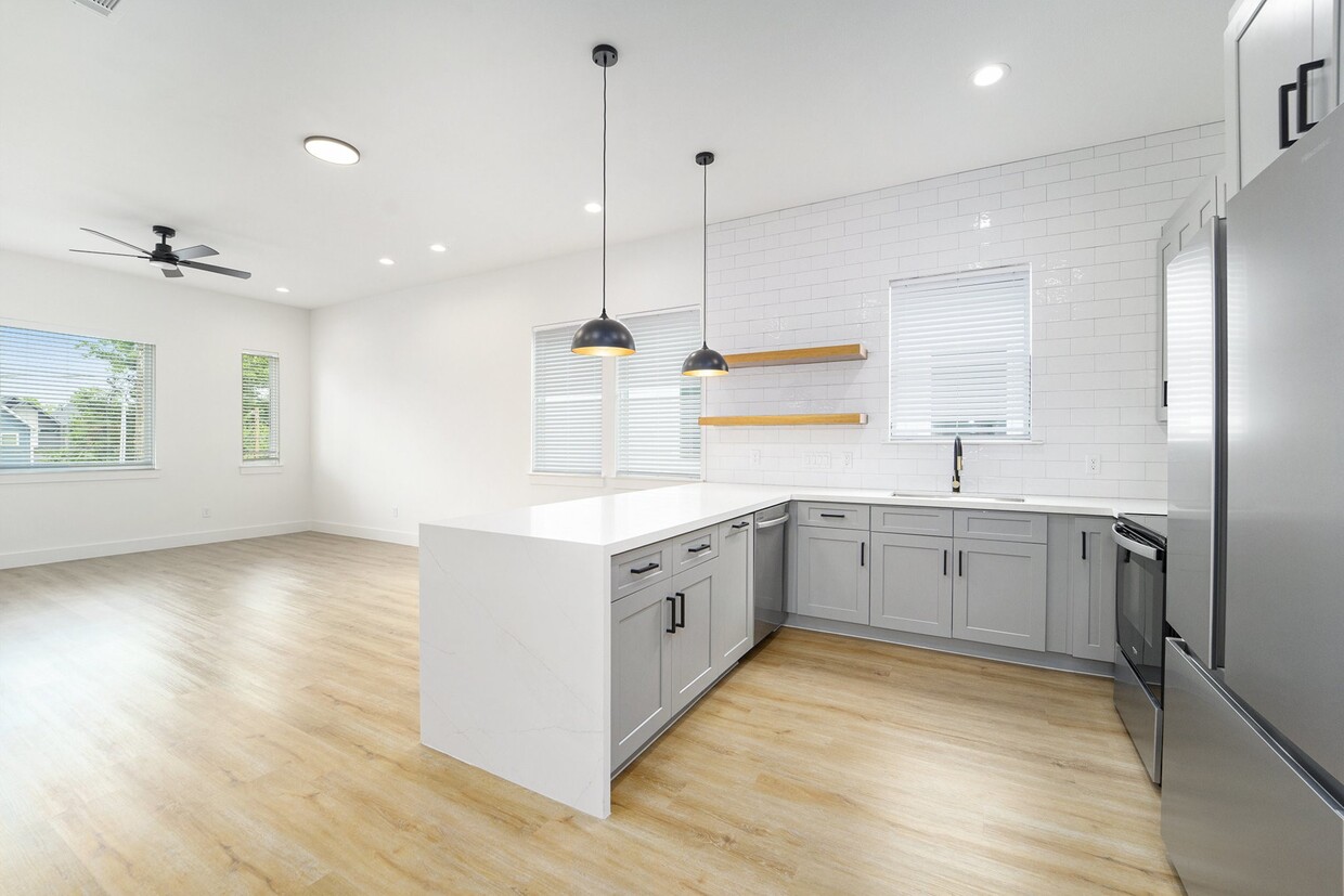 Building Photo - 3504 Delhi St