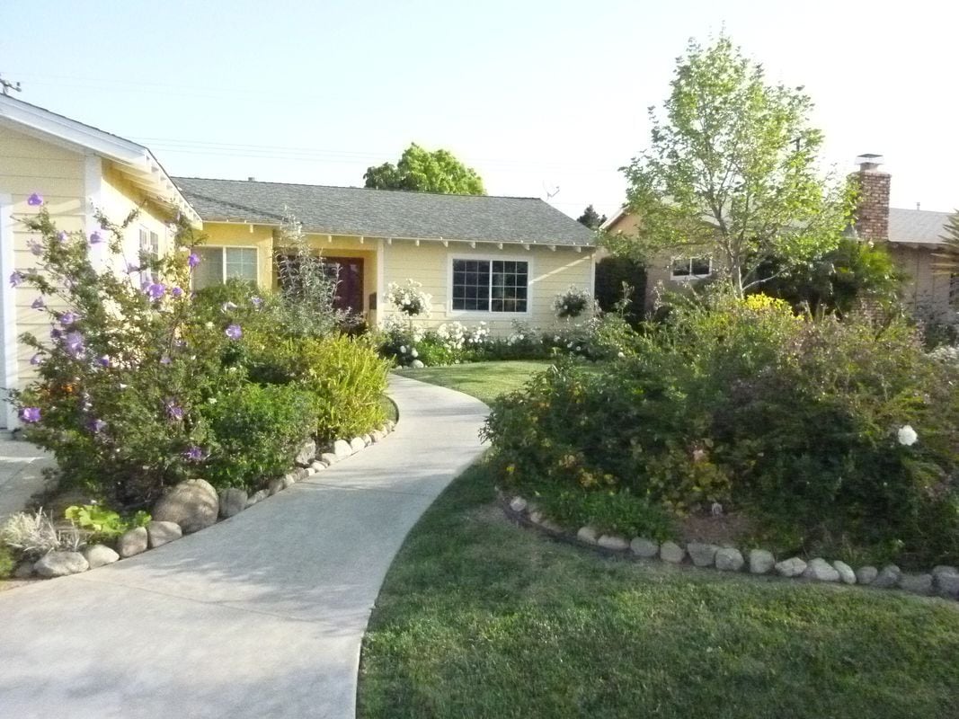 Primary Photo - 2301 E Hoover Ave