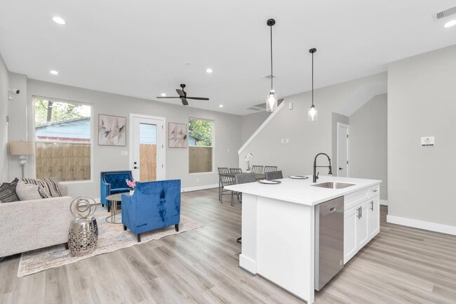 Building Photo - 11 Wellford St