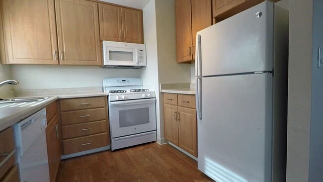 Building Photo - Sea Breeze Apartments for rent in Marina, CA