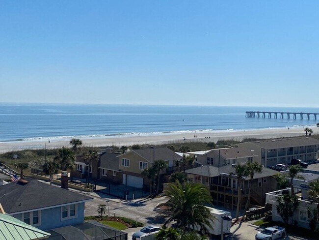 Building Photo - Fabulous Ocean Views!