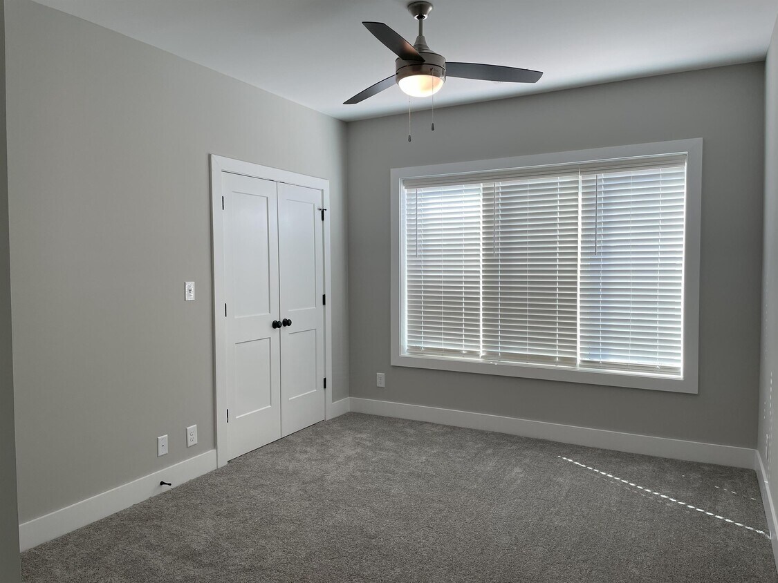 106 Morning Glory Ct Unit 302, Lynchburg, VA 24502 Room for Rent in