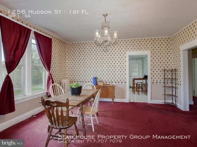Foto del edificio - 1256 Hudson St
