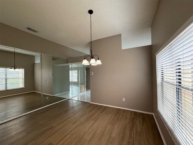 Foto del edificio - 432 N Sundance Dr