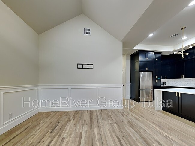 Building Photo - 1305 S Carson Ave