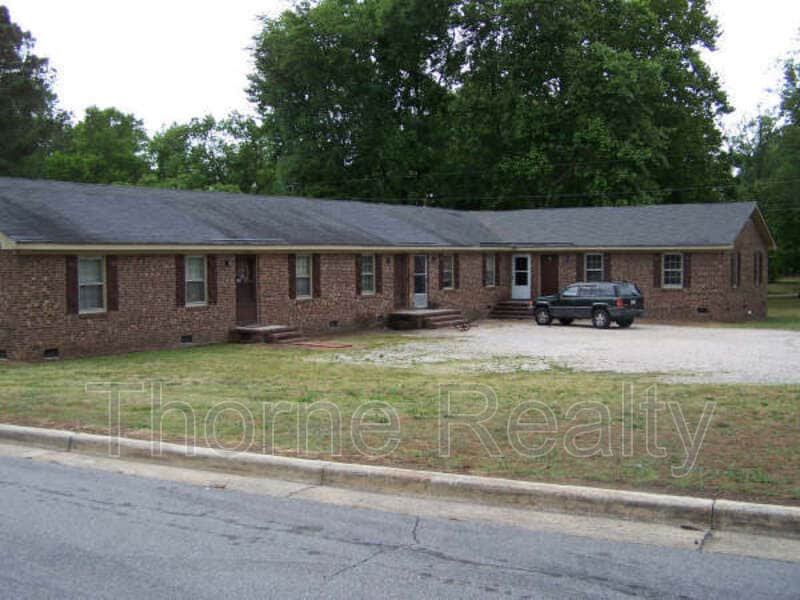 Primary Photo - 1432 Barnes St