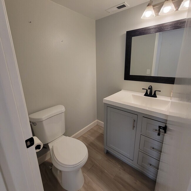 Foto del edificio - 6 Cattail