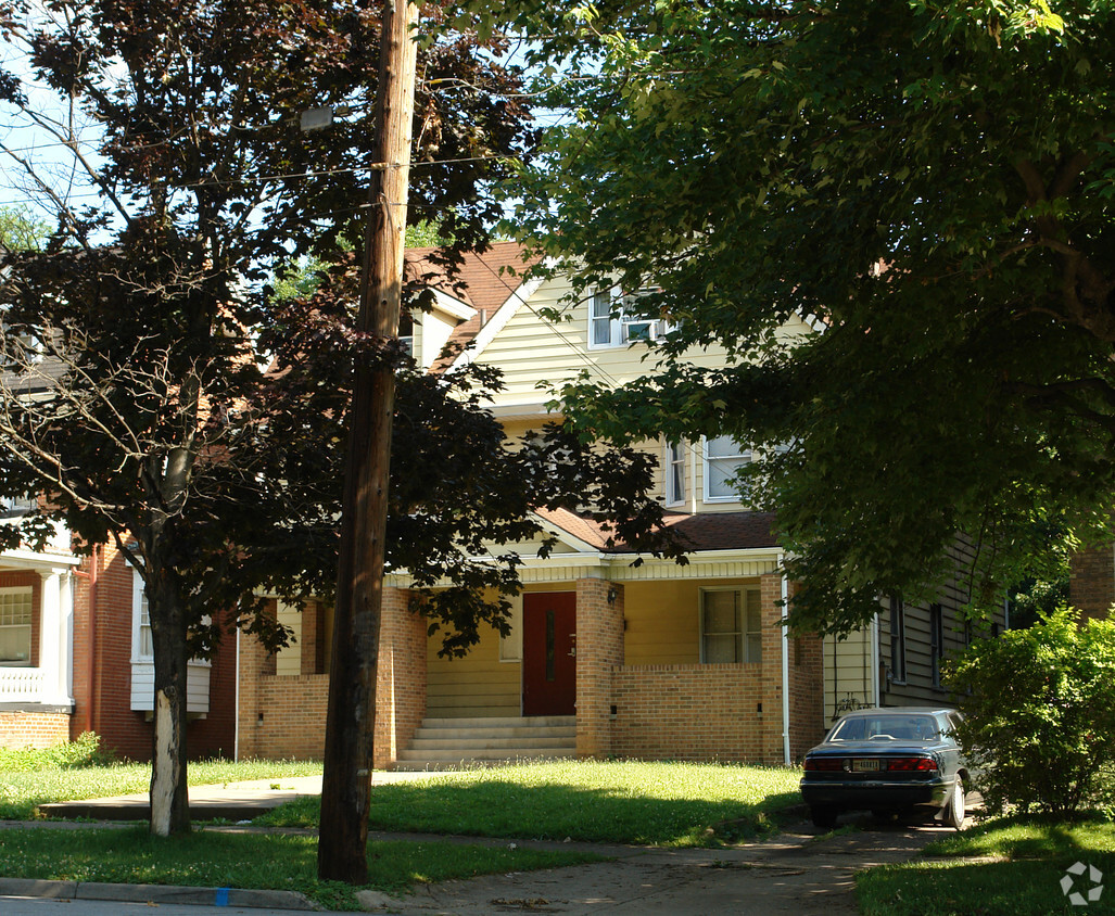 Building Photo - 210 Broadway St