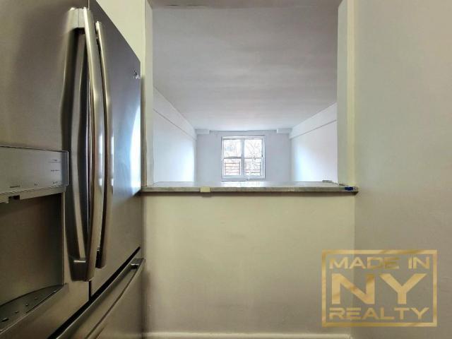 Foto del edificio - 1 bedroom in WOODSIDE NY 11377