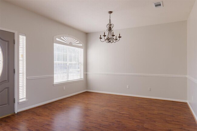 Building Photo - 16530 Cypress Bridge Dr