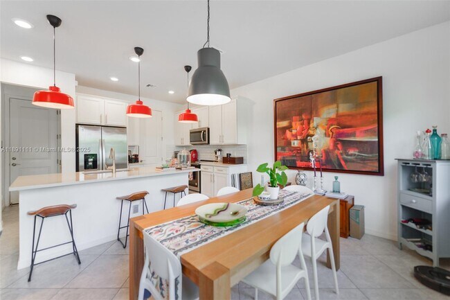 Building Photo - 4735 Eucalyptus Dr