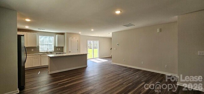 Foto del edificio - 1615 Cannonball Ln
