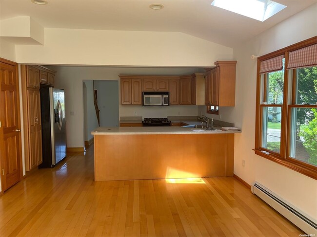Building Photo - 76 Seaman Rd