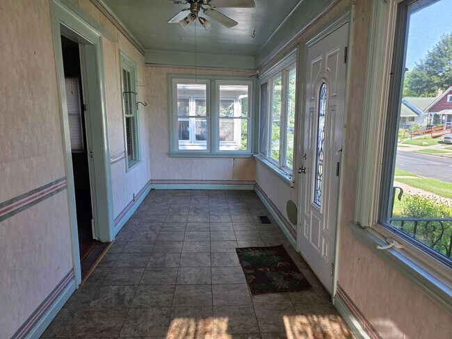 Foto del edificio - 3-Bedroom, 1-Bathroom Home with Basement & Garage – $1,375/Month | Accepting Section 8
