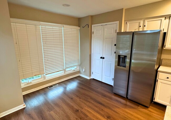 Foto del edificio - 3 Bed 3 Bath End Unit Townhome in Marsh Harbour Community of Downingtown