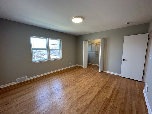 Building Photo - 2744 Lauretta Pl