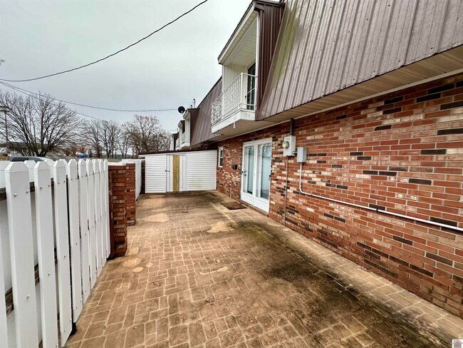 Foto del edificio - 67 Country Club Ln